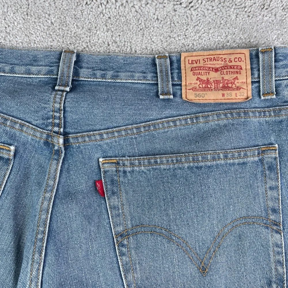 Levis Jeans Mens 38x32 Blue Comfort Fit 560 Relaxed Tapered Denim Baggy Skater